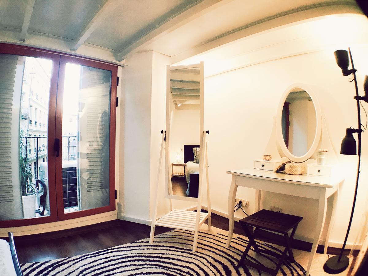 Lollipop Flats City Center Suite II Мадрид Екстериор снимка